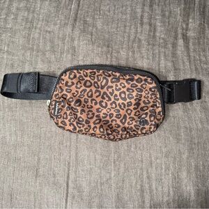 Lululemon Everywhere Belt Bag 1L